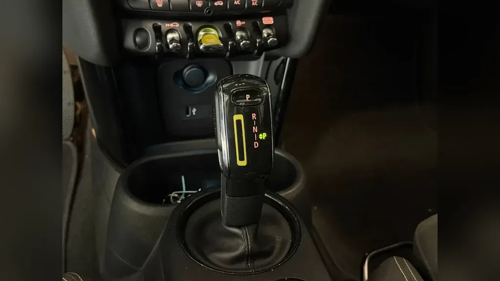 Mini Cooper SE - Imagem 6