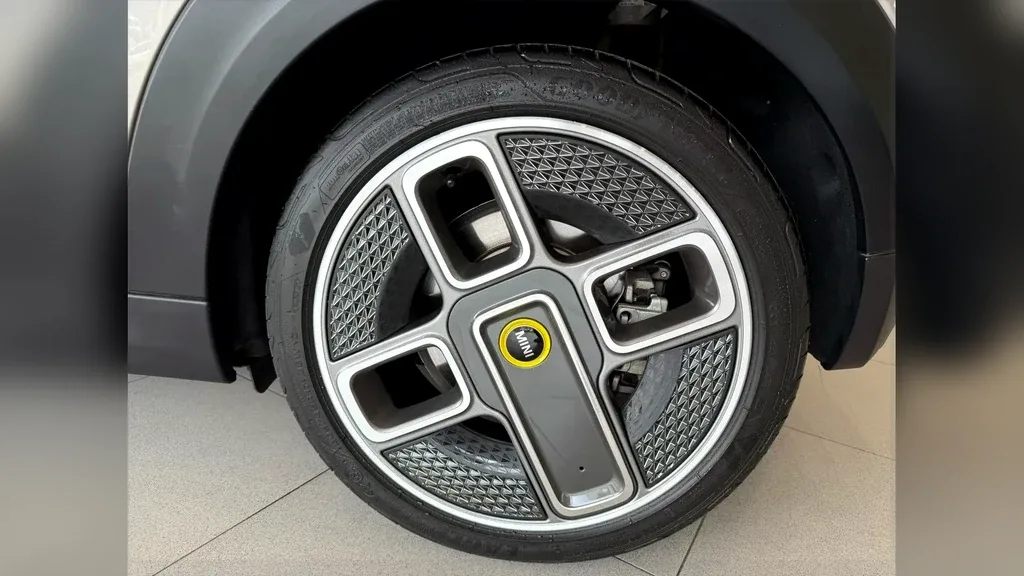 Mini Cooper SE - Imagem 16