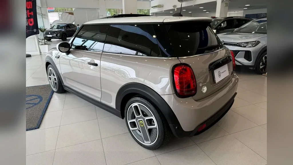 Mini Cooper SE - Imagem 17