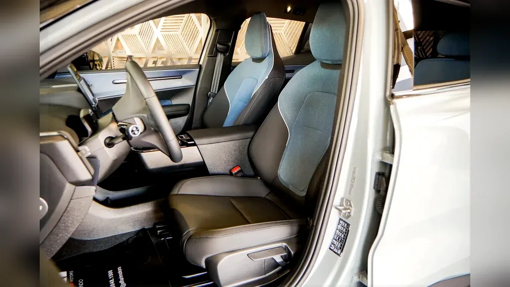 Volvo EX30 - Imagem 10