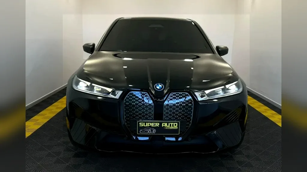BMW Ix - Imagem 3
