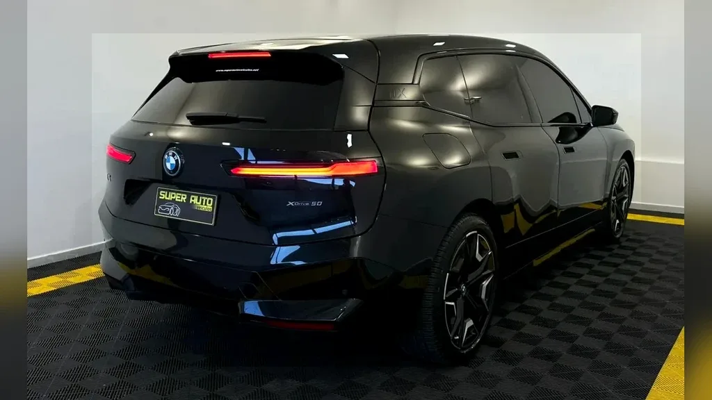 BMW Ix - Imagem 8