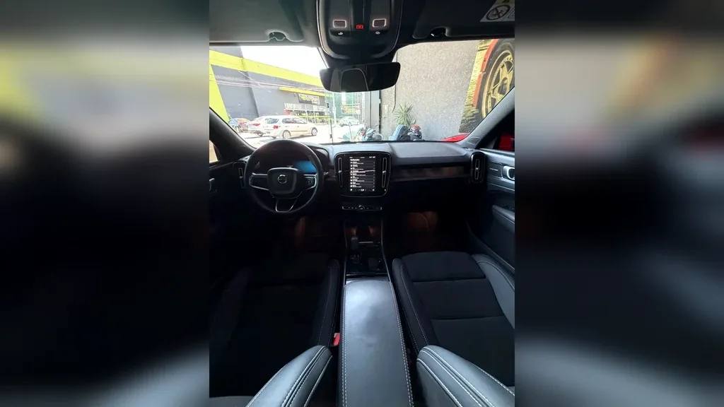 Volvo XC40 Recharge - Imagem 11