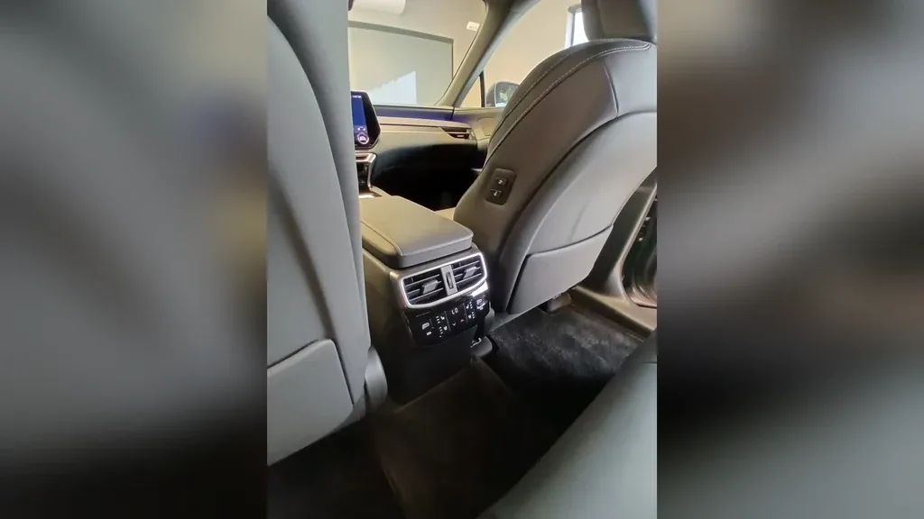 Lexus Nx 450h+ Plug-in Hybrid - Imagem 17