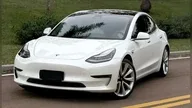 Tesla Model 3 - Miniatura 1