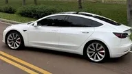 Tesla Model 3 - Miniatura 5