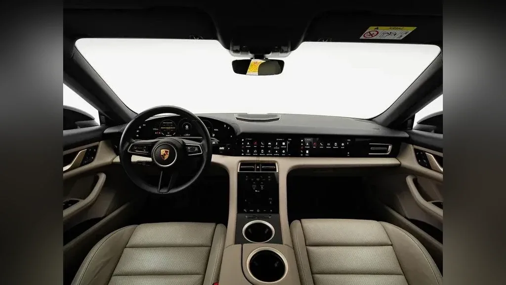 Porsche Taycan - Imagem 8