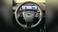 Ford Mustang Mach-e - Miniatura 9