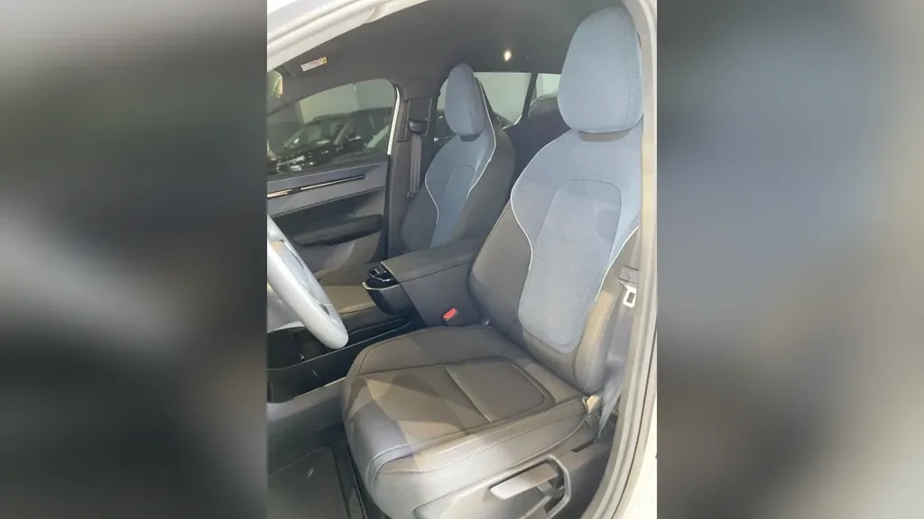 Volvo EX30 - Imagem 12