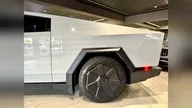 Tesla Cybertruck - Miniatura 2