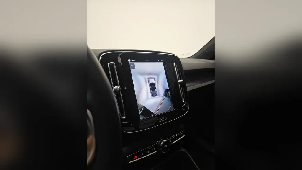 Volvo C40 Recharge - Imagem 13