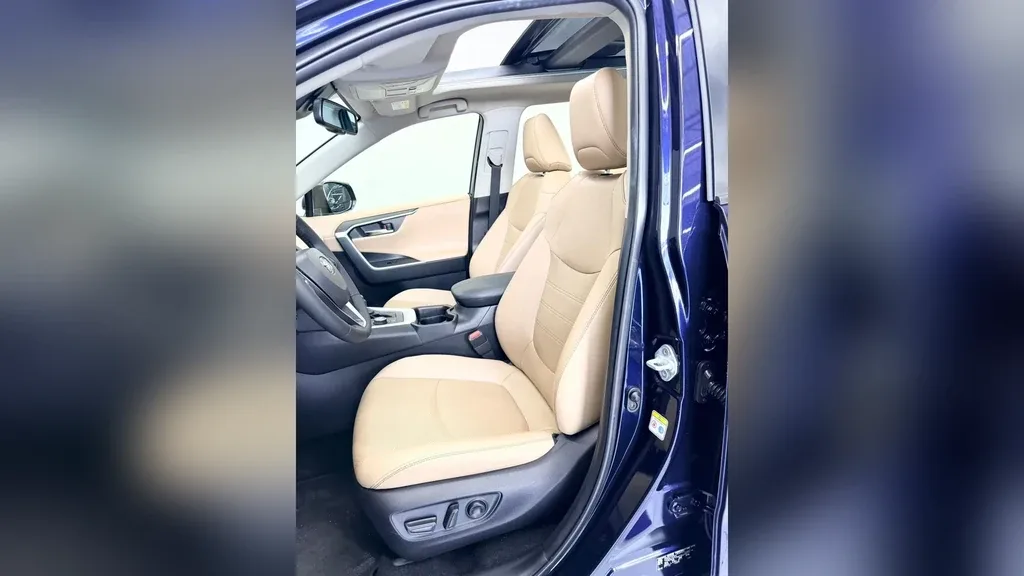 Toyota Rav4 EV - Imagem 12