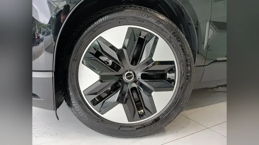 Volvo EX30 - Imagem 5