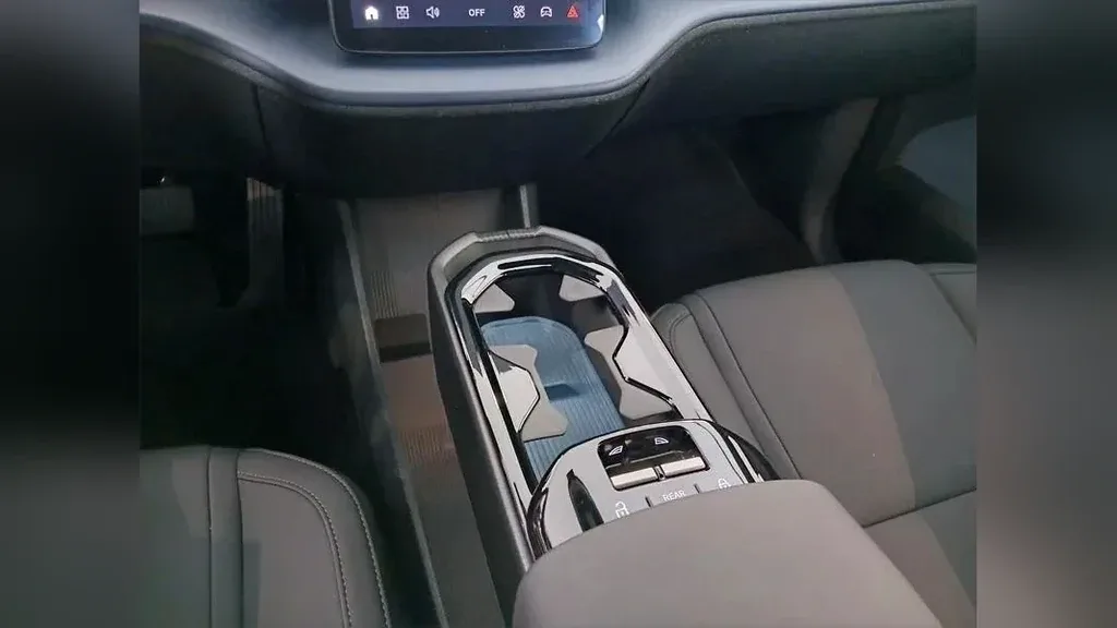 Volvo EX30 - Imagem 12
