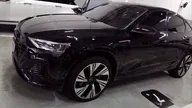 Audi Q8 E-tron - Miniatura 1