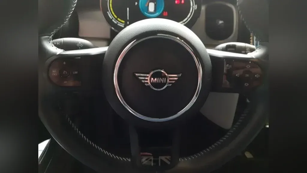 Mini Cooper SE - Imagem 15