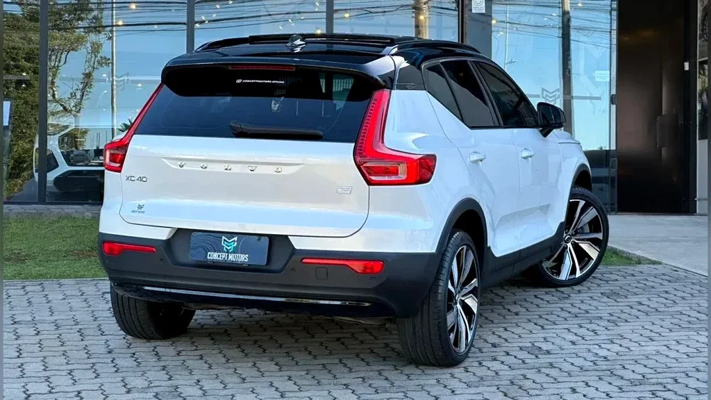 Volvo XC40 Recharge - Imagem 6