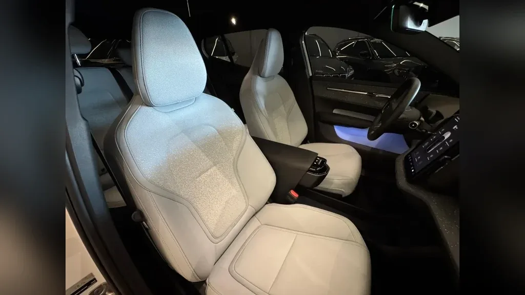 Volvo EX30 - Imagem 16