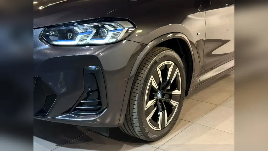 BMW Ix - Imagem 8