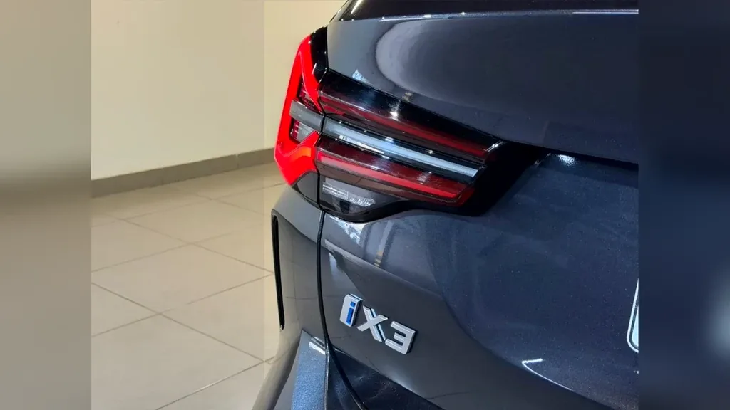 BMW Ix - Imagem 12
