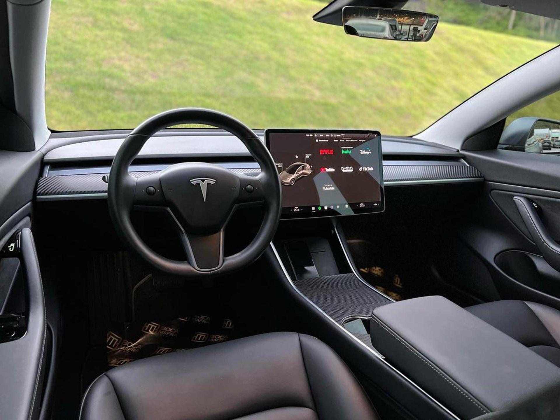 Tesla Model 3 - Imagem 4